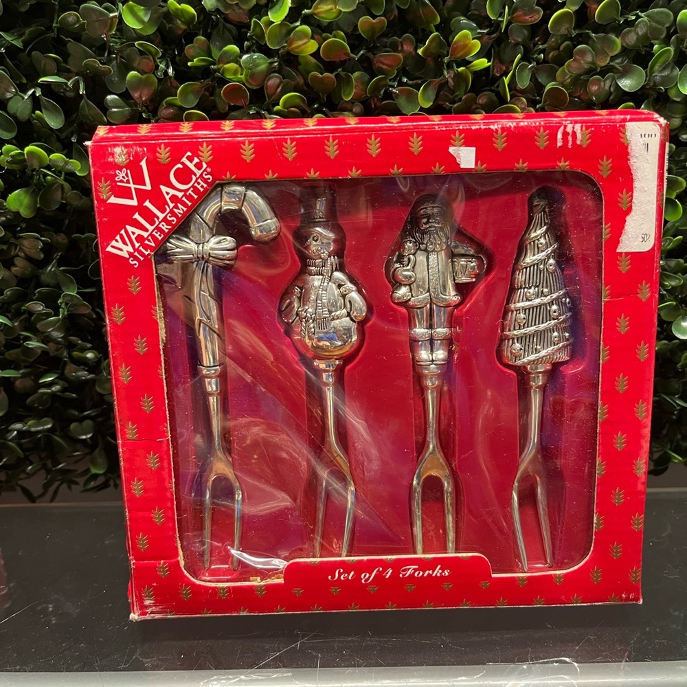 Wallace Silversmiths Festive Silver Fork Set